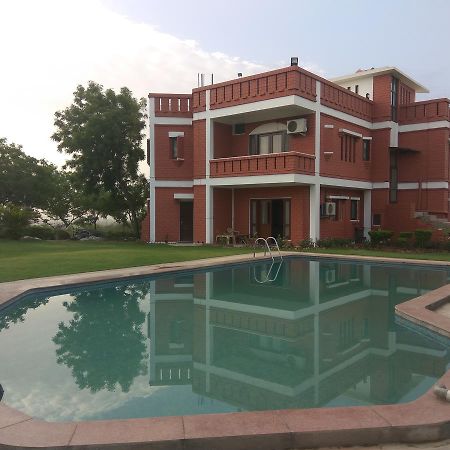 Nature Lovers Farm Hotel Gurgaon Exterior photo