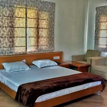 Nature Lovers Farm Hotel Gurgaon Exterior photo