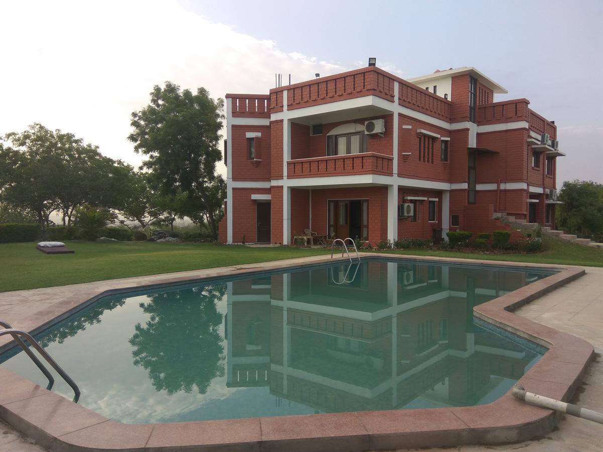 Nature Lovers Farm Hotel Gurgaon Exterior photo